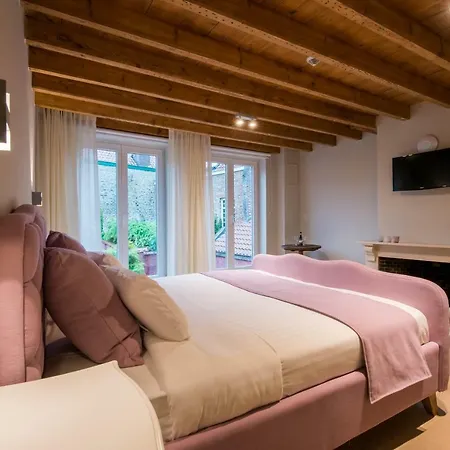 Dreamhouse Bed & Breakfast